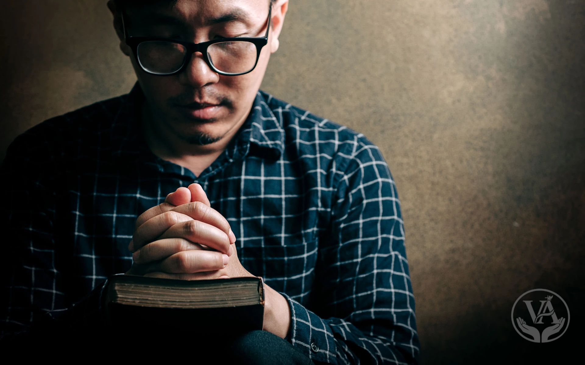 O que define, de fato, um homem de Deus? Em um mundo de aparências e sucessos instantâneos, a Bíblia oferece um diagnóstico diferente